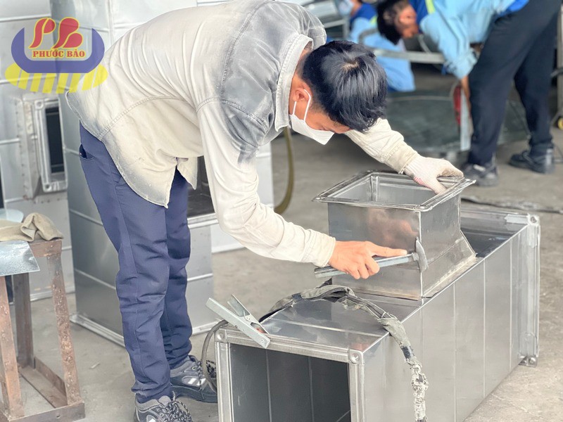Xưởng sản xuất ống gió tại Bình Dương