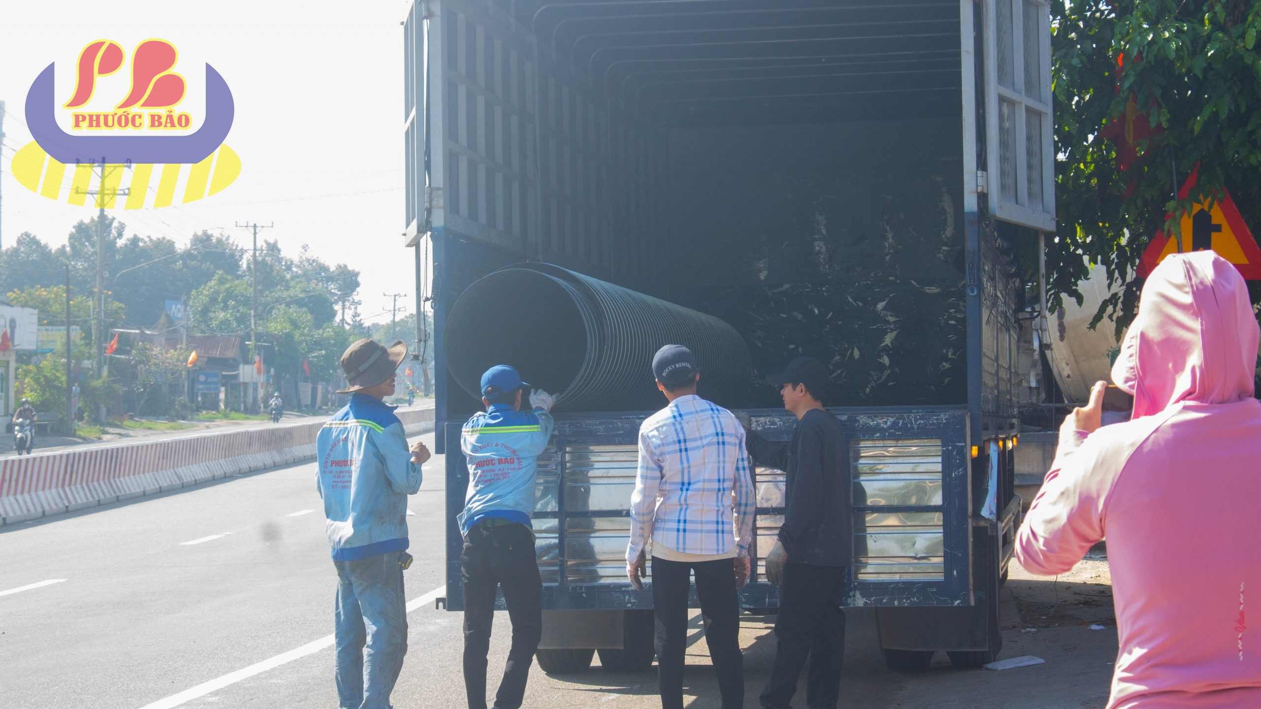 Quạt thông gió ống tròn